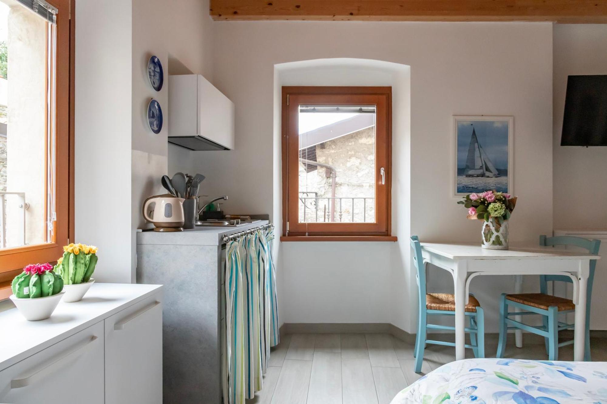 Aparthotel Ca De L'Angelon Brenzone sul Garda Pokój zdjęcie