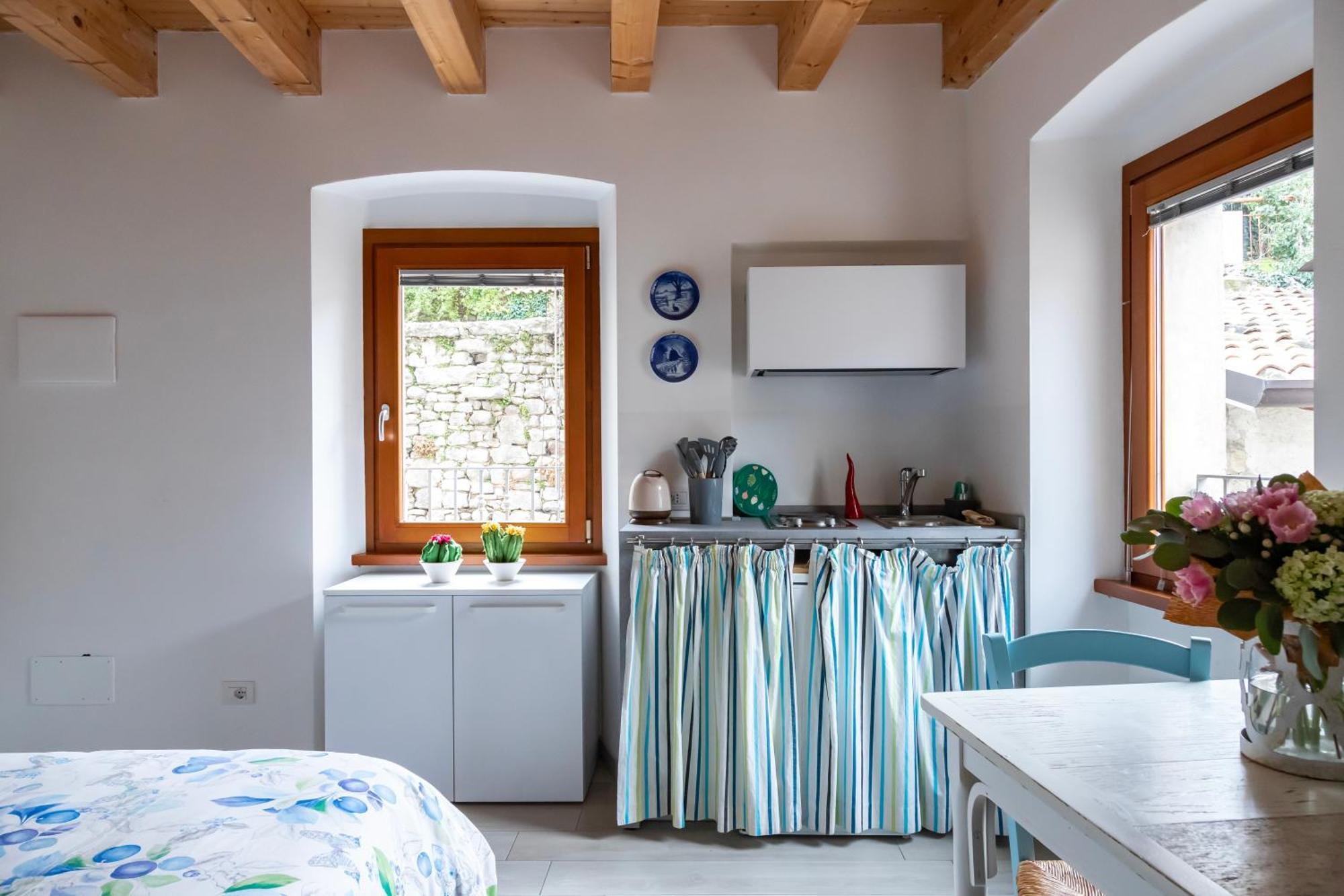 Aparthotel Ca De L'Angelon Brenzone sul Garda Pokój zdjęcie